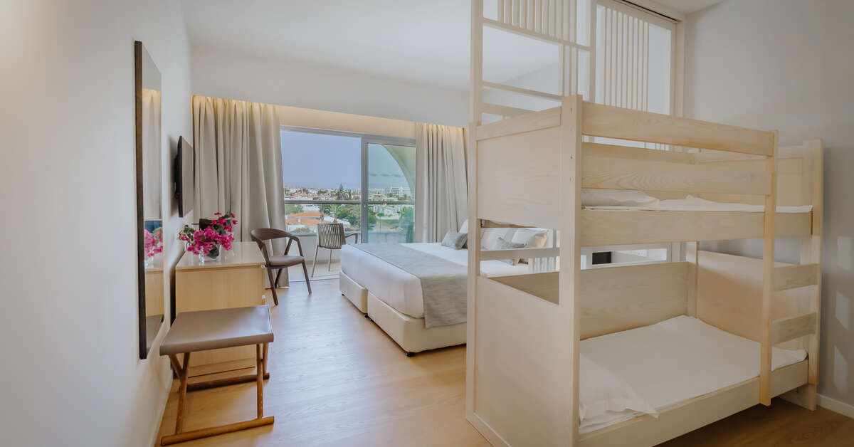Een foto van The Golden Coast Beach Hotel