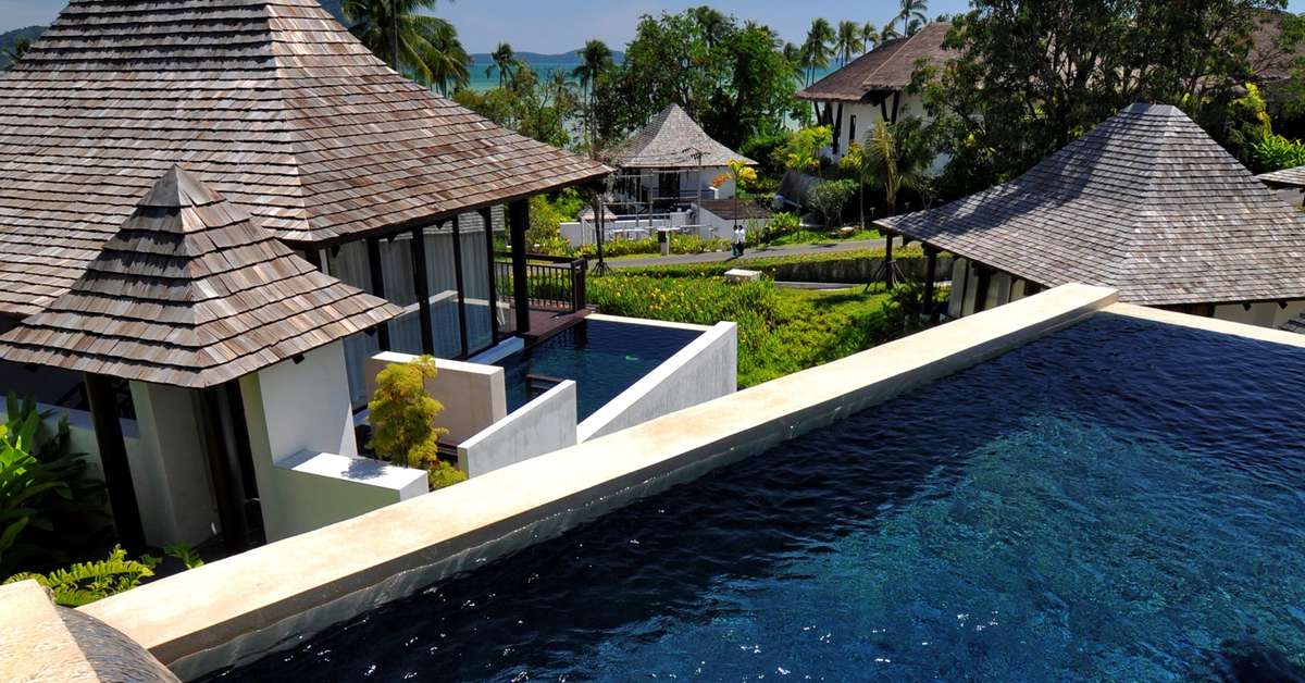 Een foto van het zwembad bij The Vijitt Resort Phuket