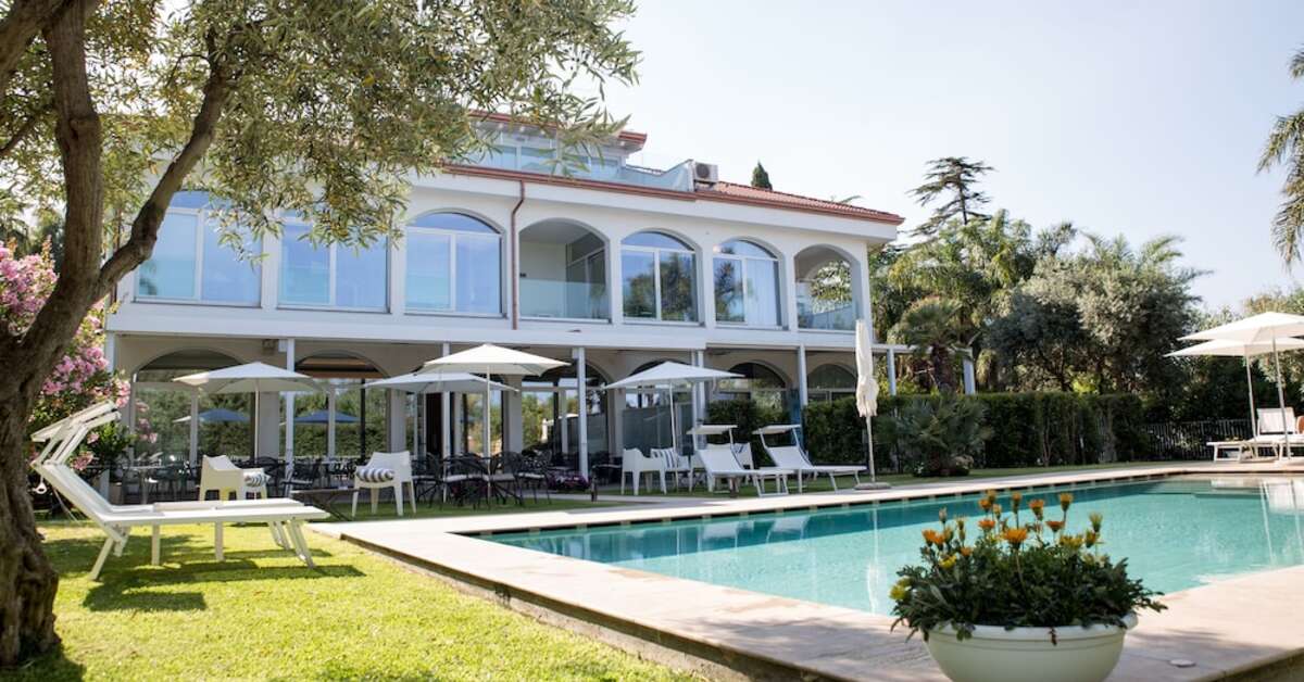 Een foto van het zwembad bij Sicilia's Residence Hotel Art & Spa