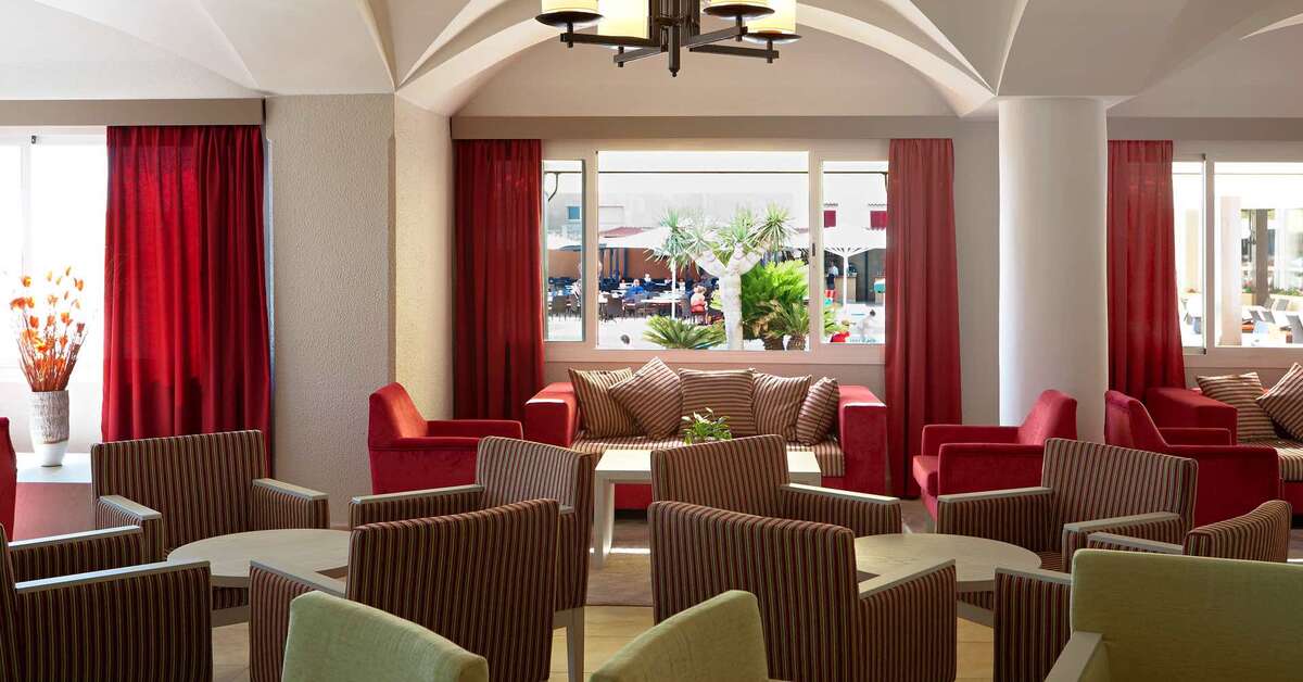 Een foto van het interieur van Universal Romantica