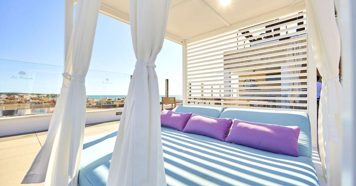Een foto van het terras bij Indico Rock Hotel