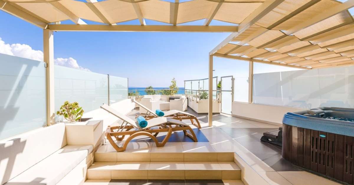Een foto van The Golden Bay Beach Hotel