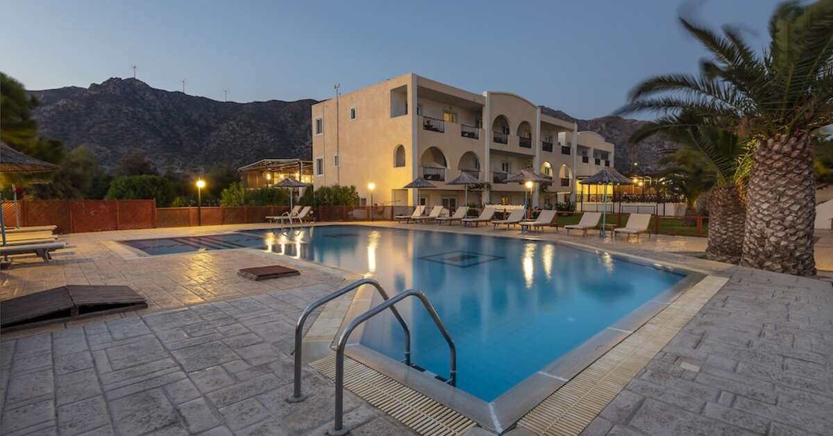 Ein Foto vom Pool im Kalimera Mare Hotel