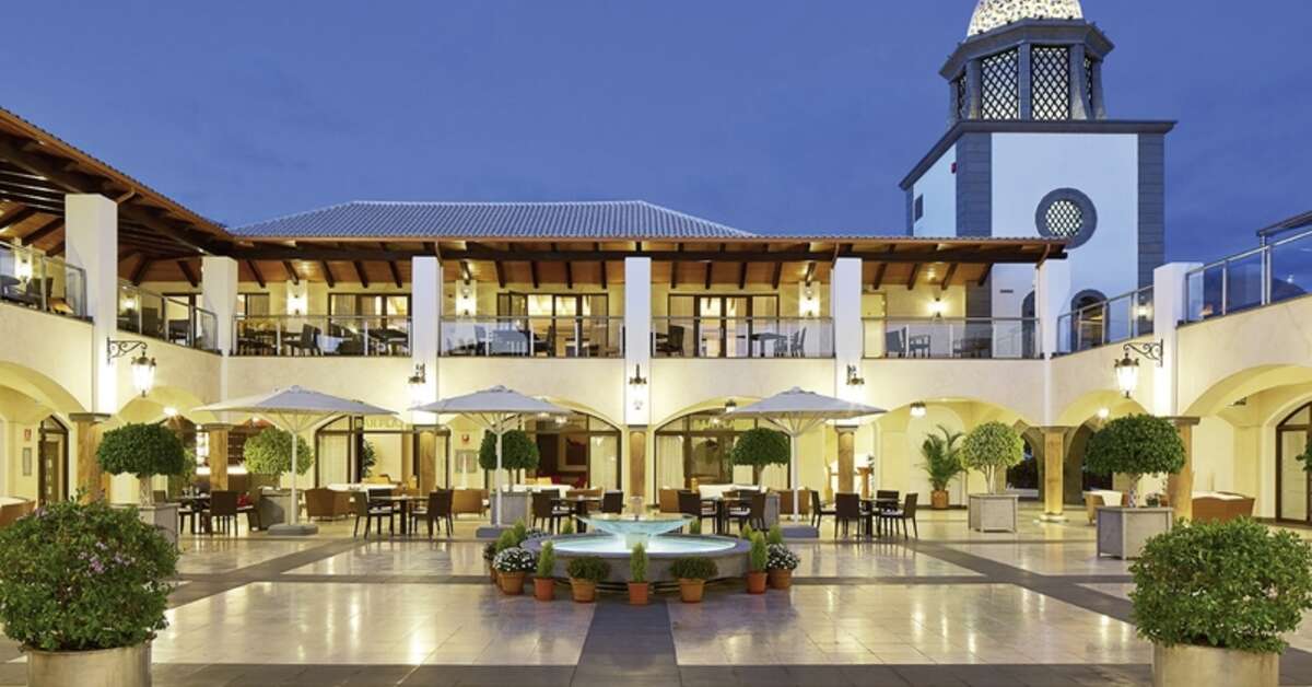 Een foto van de buitenkant van Hotel Suite Villa Maria