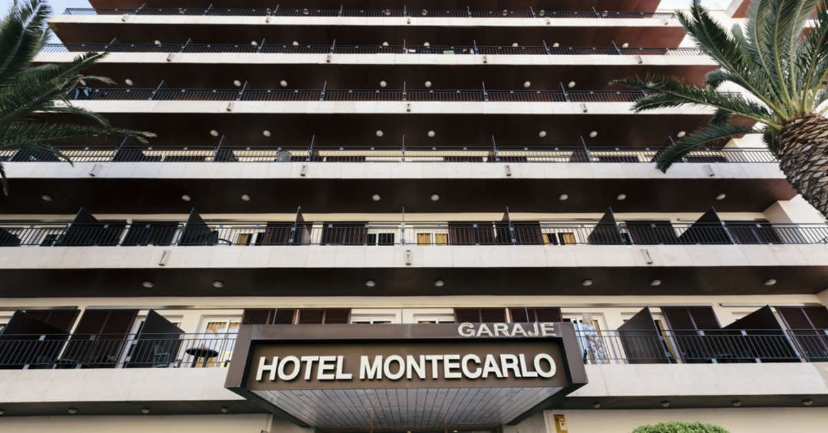 Een foto van de buitenkant van Hotel Montecarlo