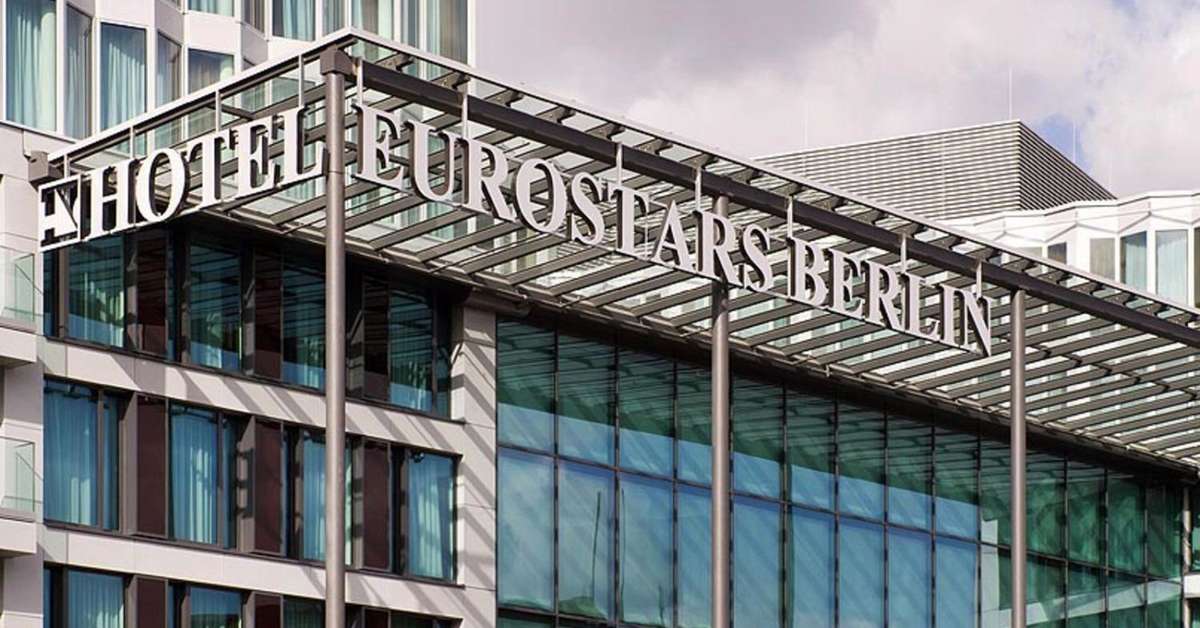 Een foto van de buitenkant van Eurostars Berlin