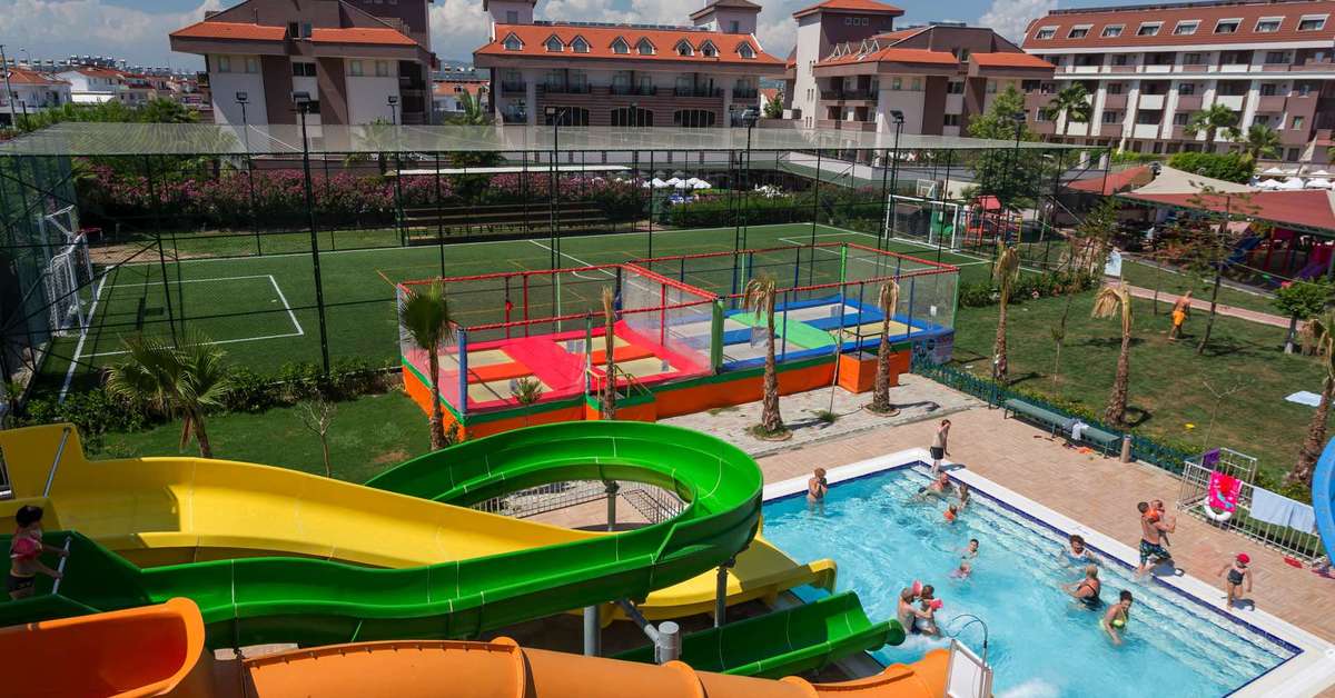 Een foto van het zwembad bij Hane Family Resort