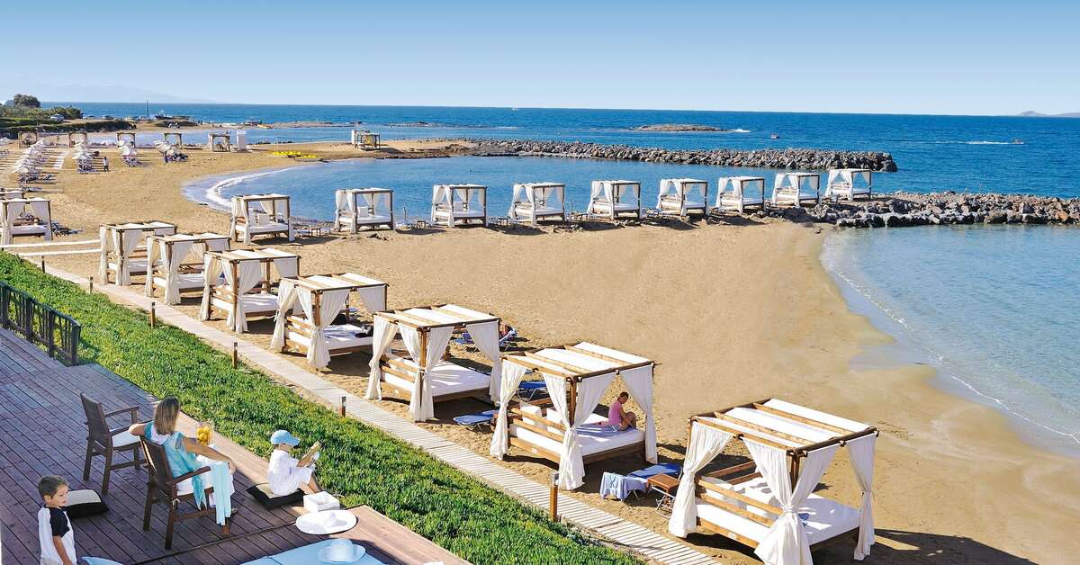 Een foto van het strand bij Knossos Beach Bungalows & Suites