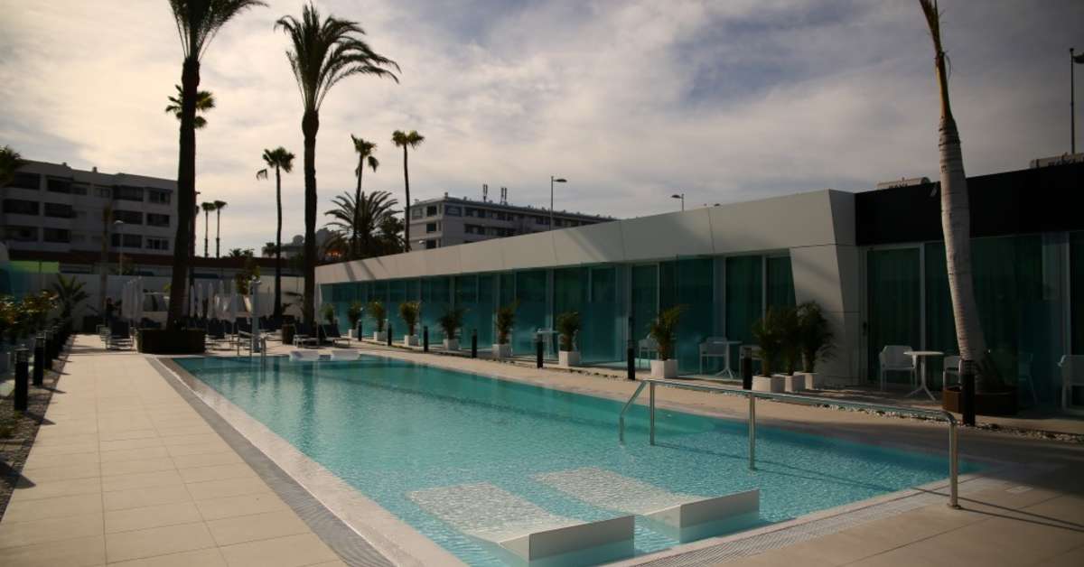 Ein Foto vom Pool im Hotel Nayra