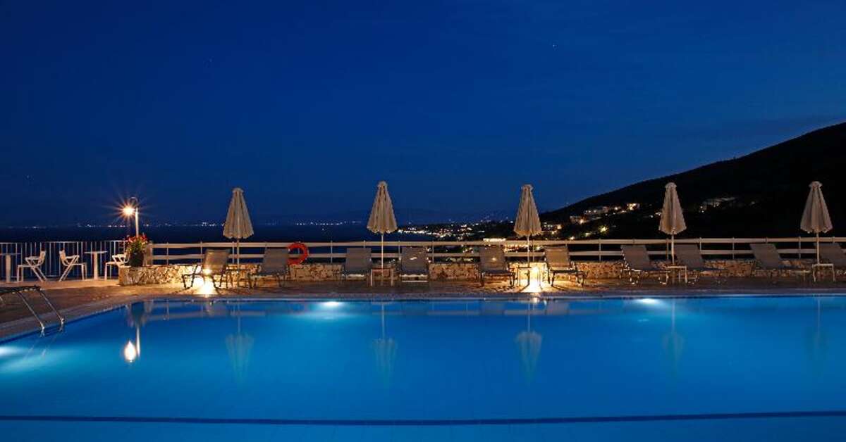 Een foto van het zwembad bij Asteris Hotel