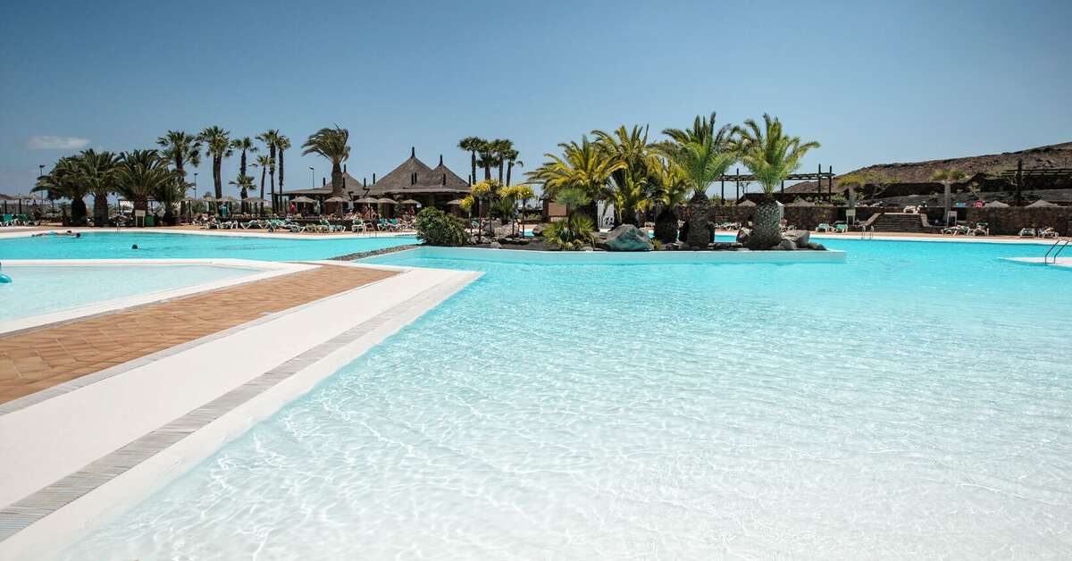 Een foto van het zwembad bij Beatriz Costa & Spa
