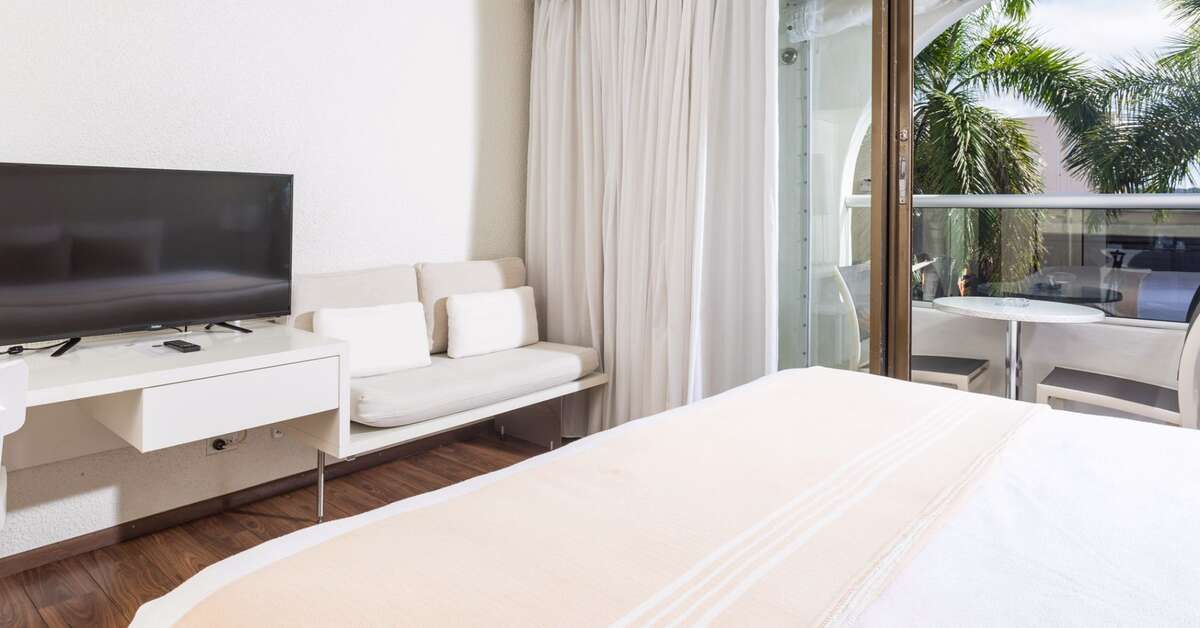 Ein Foto Holland House Beach Hotel