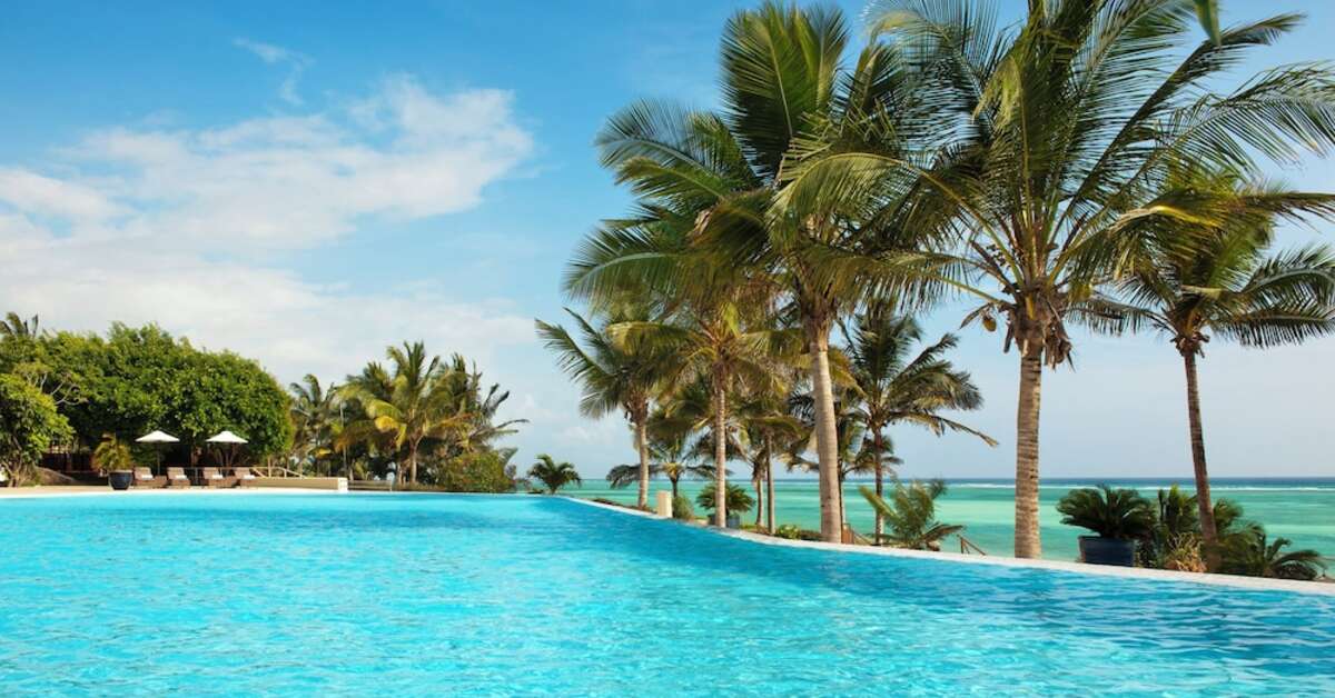 Een foto van het zwembad bij Melia Zanzibar