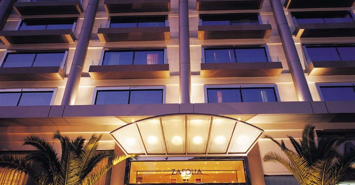 Een foto van de buitenkant van Athens Zafolia Hotel