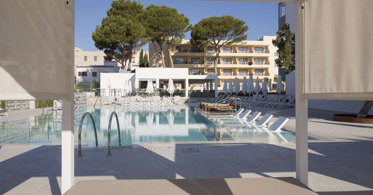 Ein Foto vom Pool im Bella Playa & Spa Hotel