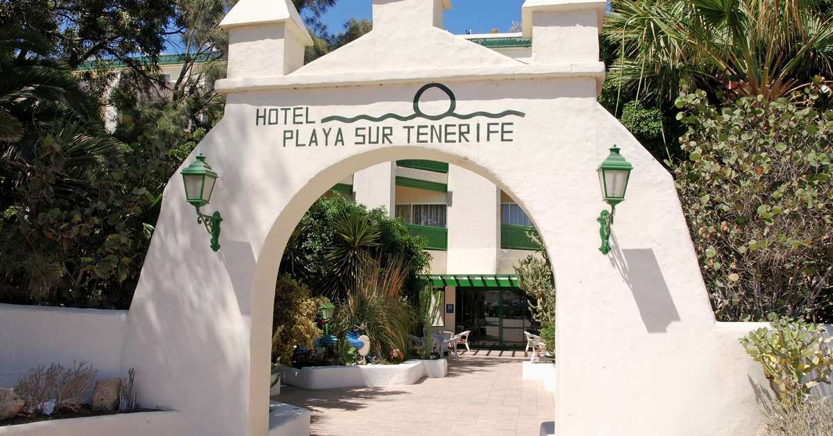 Een foto van de buitenkant van Hotel Playa Sur Tenerife