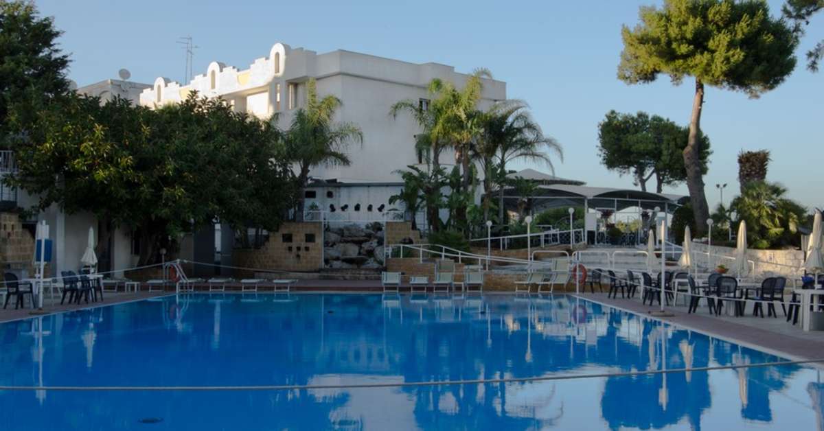Een foto van het zwembad bij Fontane Bianche Beach Club