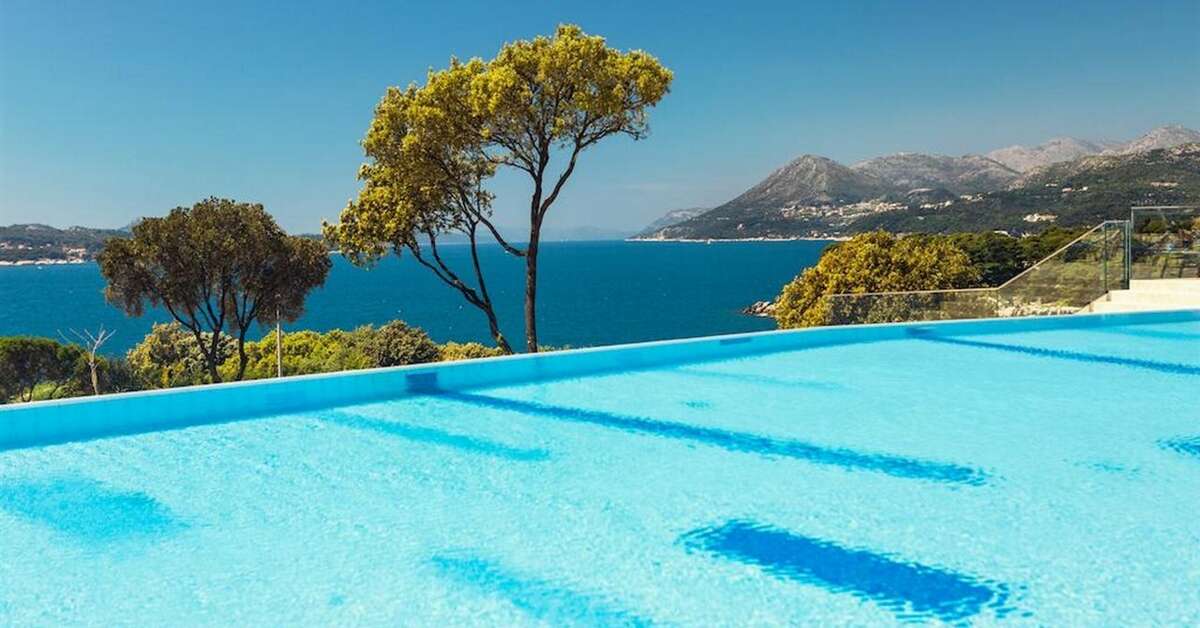 Een foto van het zwembad bij Valamar Argosy Hotel