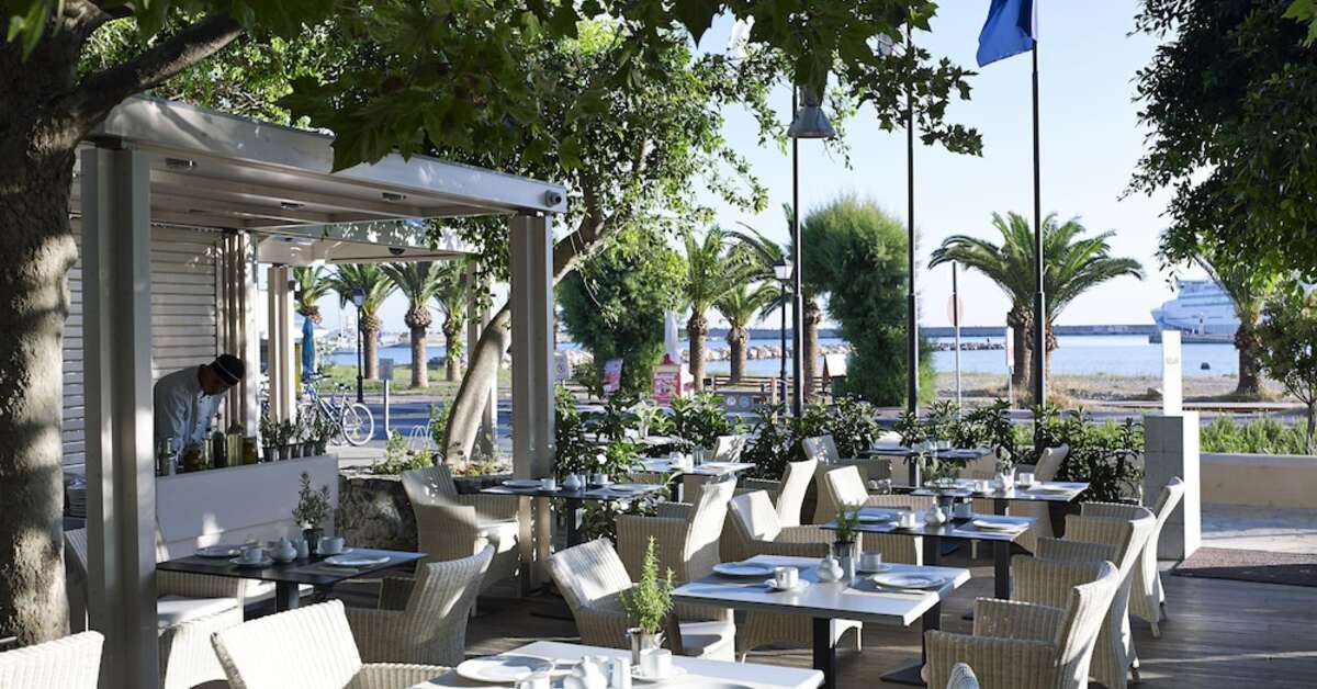 Ein Foto von den Einrichtungen im Kyma Suites Beach Hotel