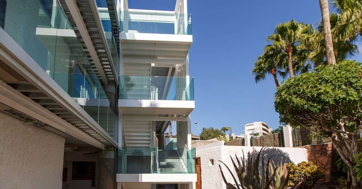 Ein Foto von der Außenansicht des Alsol Datasol Apartments