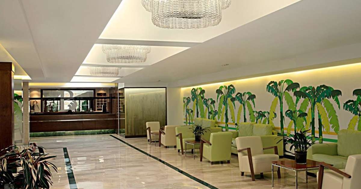 Een foto van het interieur van Mercure Benidorm