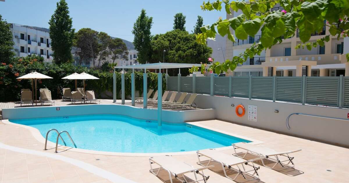 Een foto van het zwembad bij Alia Beach Hotel