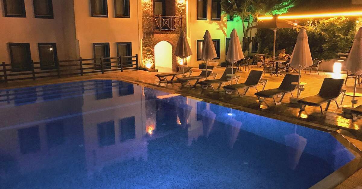 Een foto van het zwembad bij Hotel Atrium