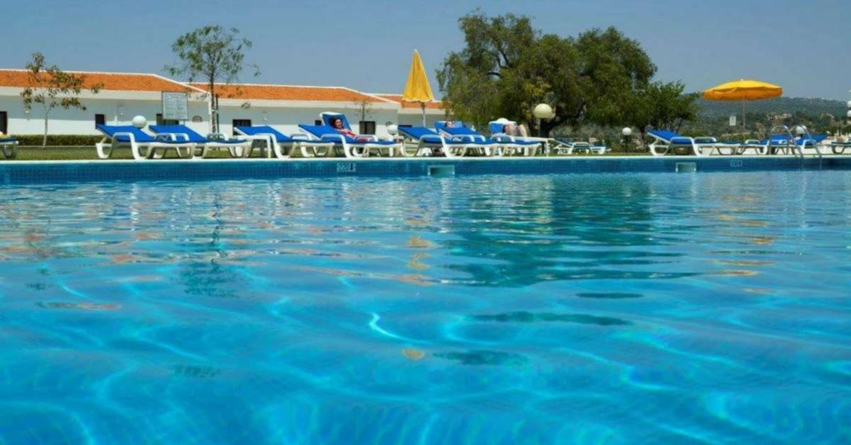 Een foto van het zwembad bij Aparthotel do Golfe