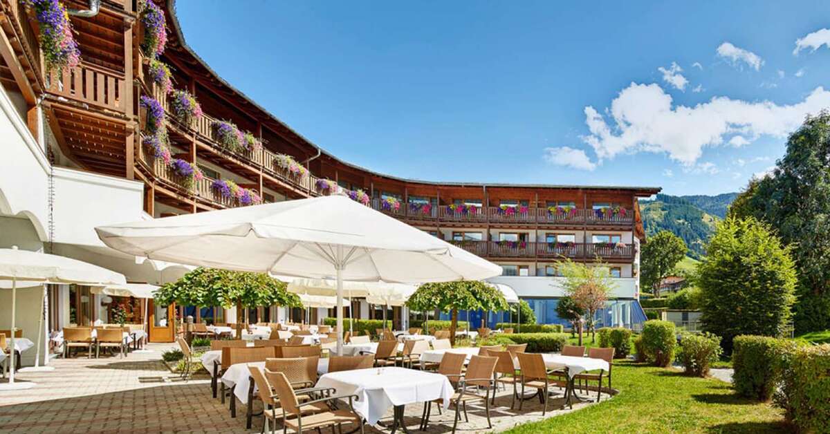Een foto van het terras bij Das Alpenhaus Kaprun