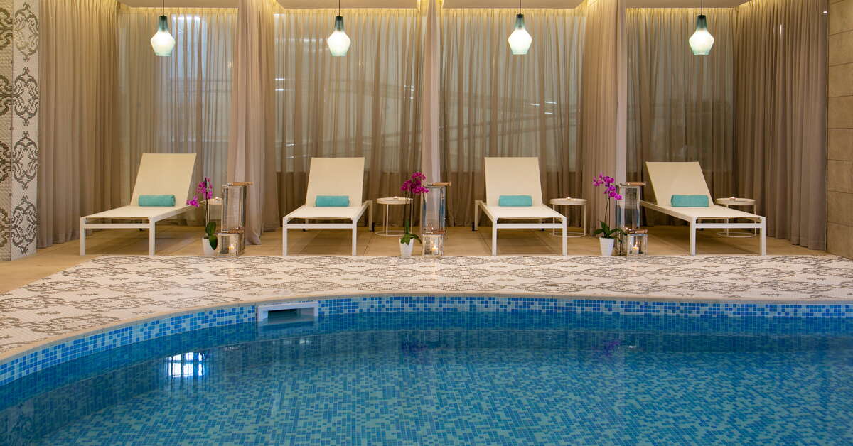 Een foto van het zwembad bij Vangelis Hotel & Suites