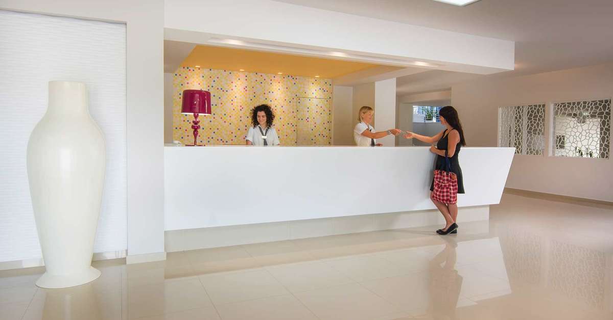 Een foto van het interieur van Aeolos Beach Hotel