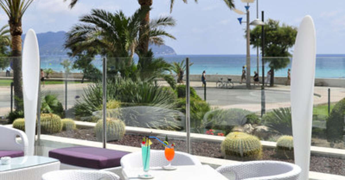 Ein Foto von der Terrasse im Hipotels Hipocampo Playa