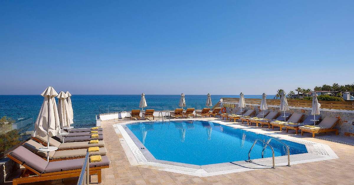 Een foto van het zwembad bij Alexander Beach Hotel & Village