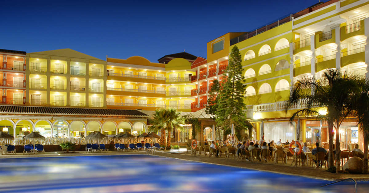 Een foto van het zwembad bij Mediterraneo Bay Hotel & Resort
