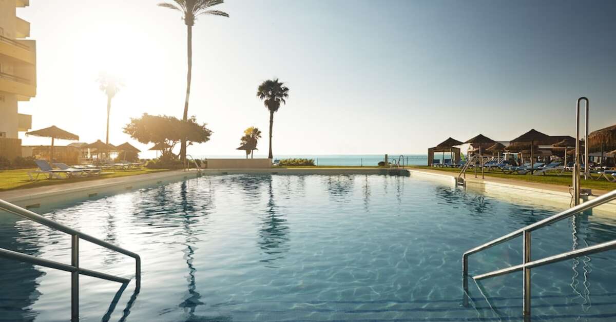 Een foto van het zwembad bij Hotel La Barracuda