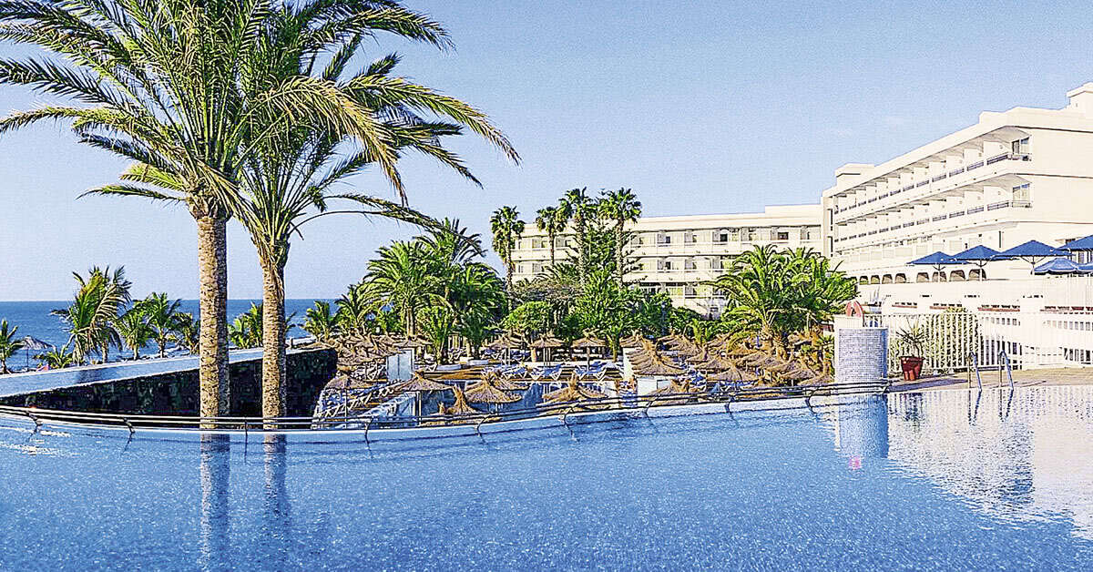 Een foto van het zwembad bij VIK Hotel San Antonio