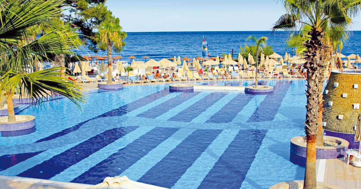 Een foto van het zwembad bij Kimeros Park Holiday Village