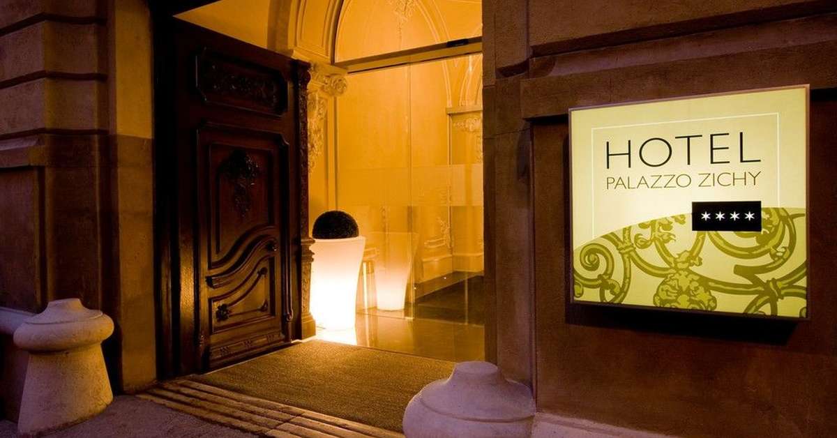 Een foto van de buitenkant van Eurostars Palazzo Zichy