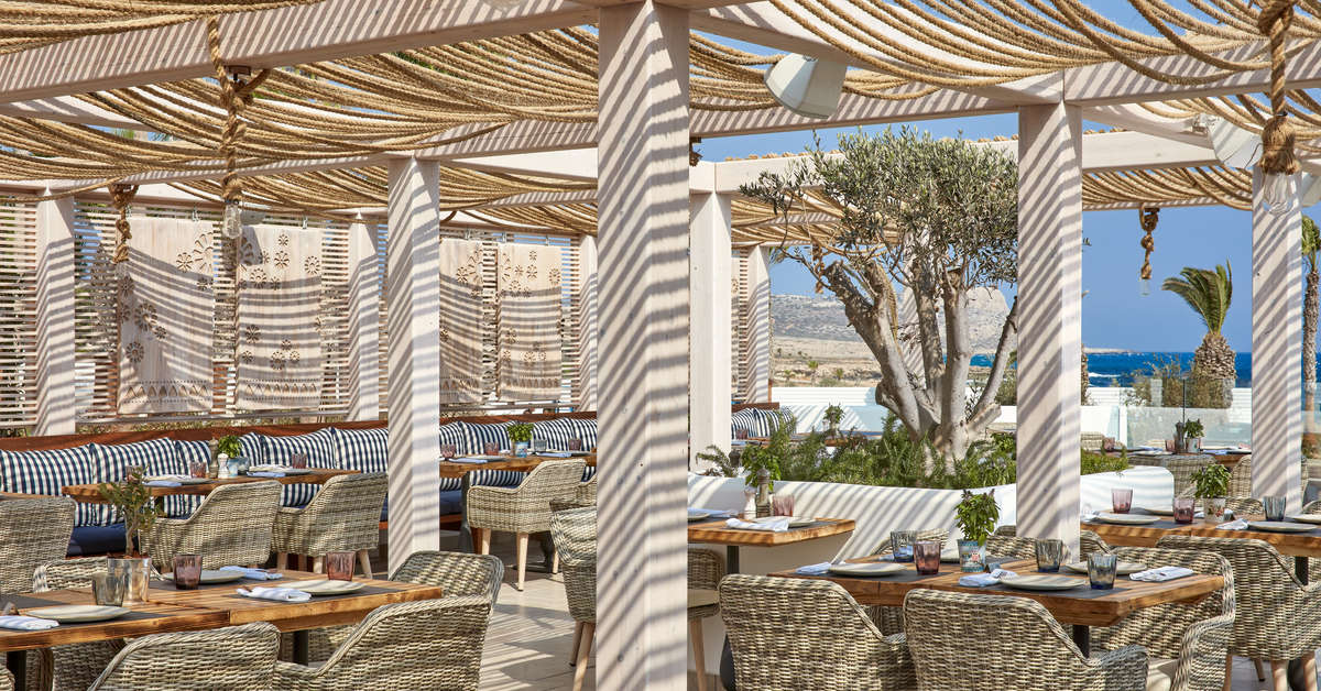 Een foto van het terras bij Mare Ayia Napa