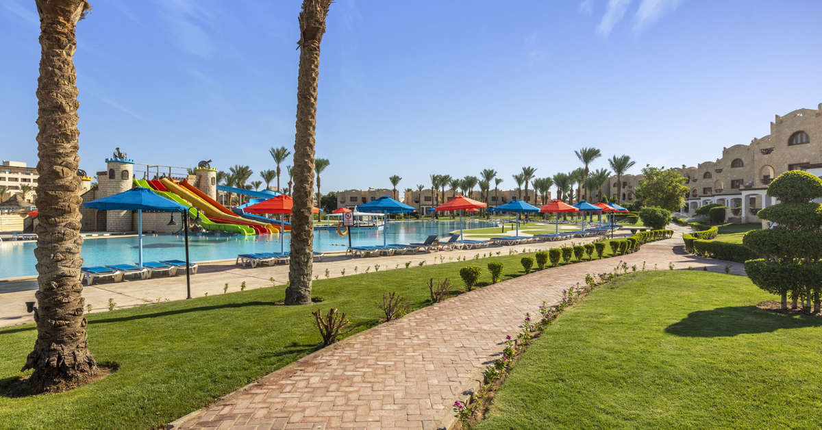 Een foto van het zwembad bij Royal Lagoons Resort & Aqua Park