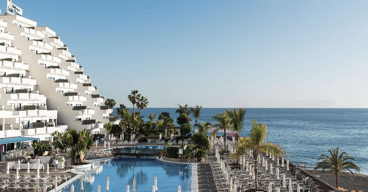 Een foto van het zwembad bij TUI Blue Suite Princess