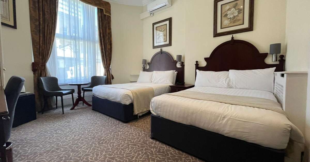 Een foto van La Place Hotel