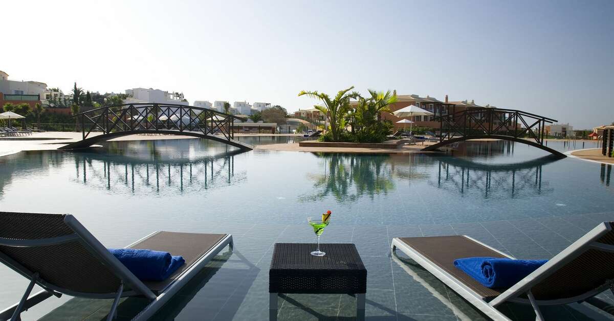 Een foto van het zwembad bij Monte Santo Resort