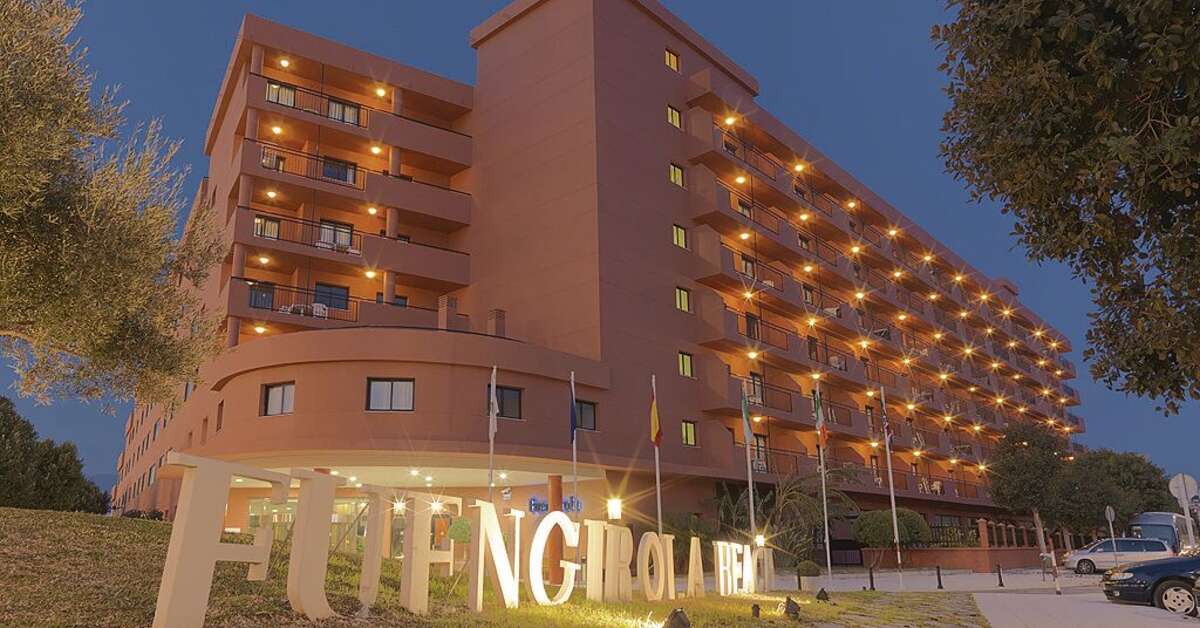 Een foto van de buitenkant van Fuengirola Beach Aparthotel