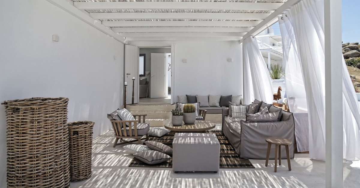 Een foto van het terras bij Livin Mykonos Hotel