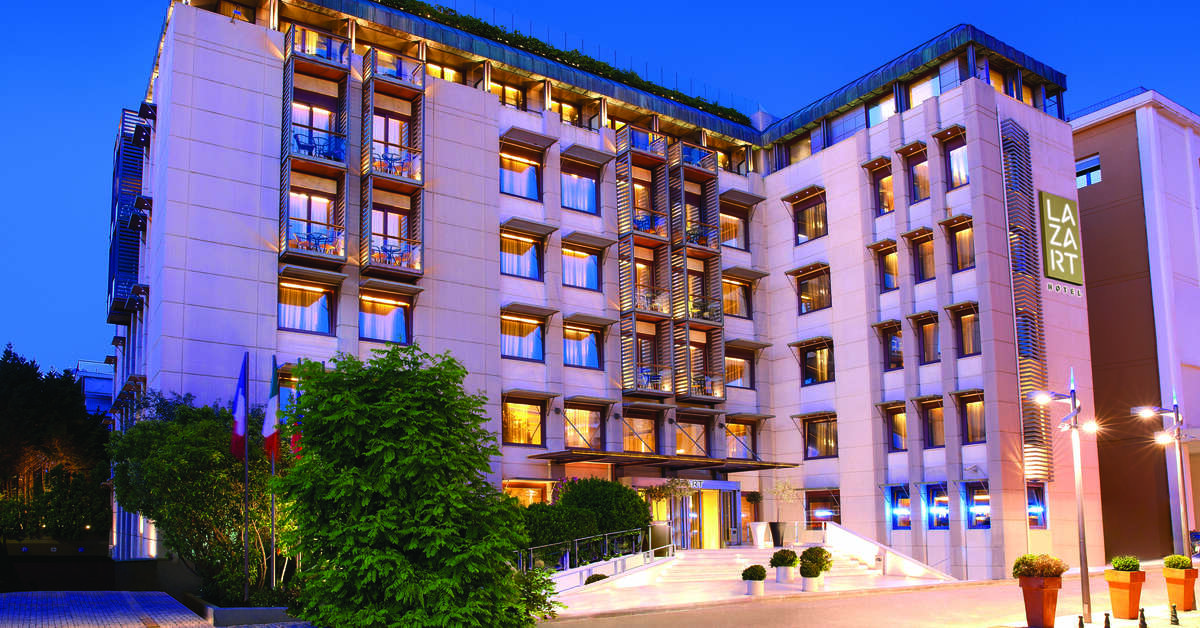 Een foto van de buitenkant van Lazart Hotel