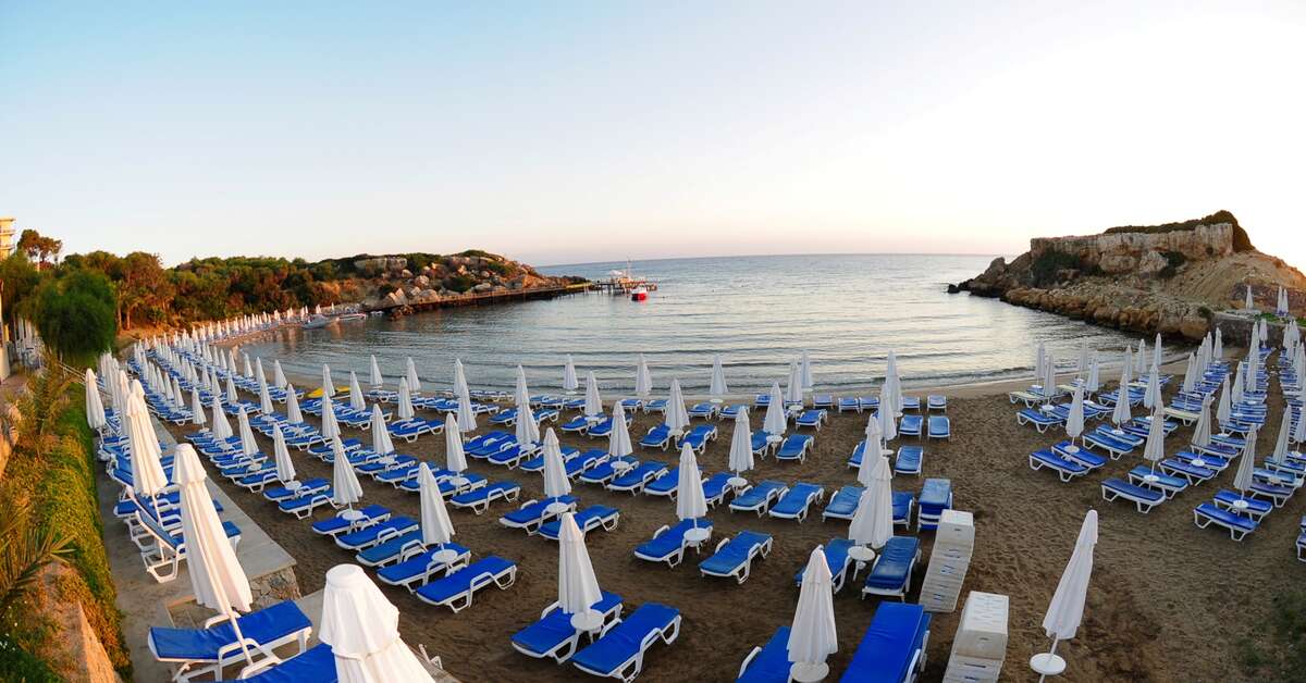 Een foto van het strand bij Denizkizi Hotel & Royal
