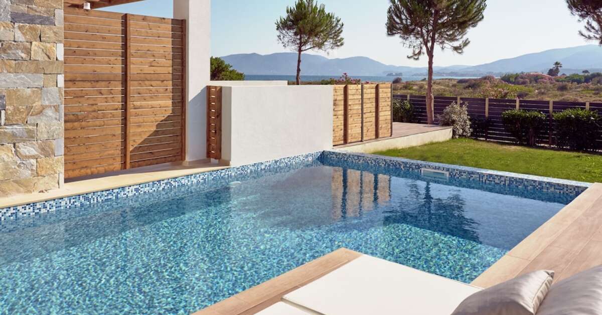 Ein Foto vom Pool im Golden Sun Resort & Spa