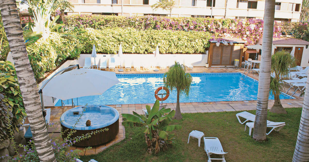 Ein Foto vom Pool im Apartments Nogalera