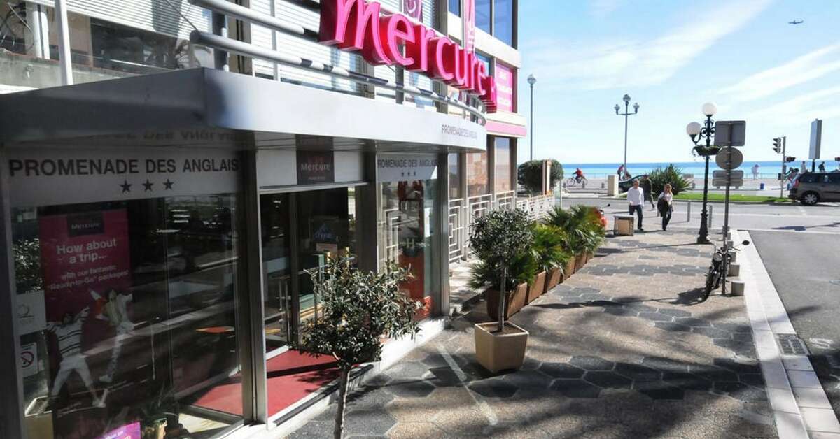 Een foto van de buitenkant van Mercure Promenade des Anglais